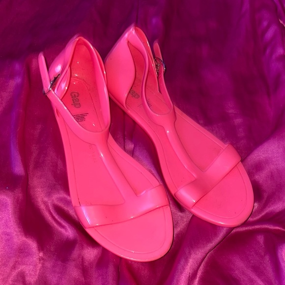 GAP Shoes - GAP Y2K Neon Pink Jelly Sandals 💖